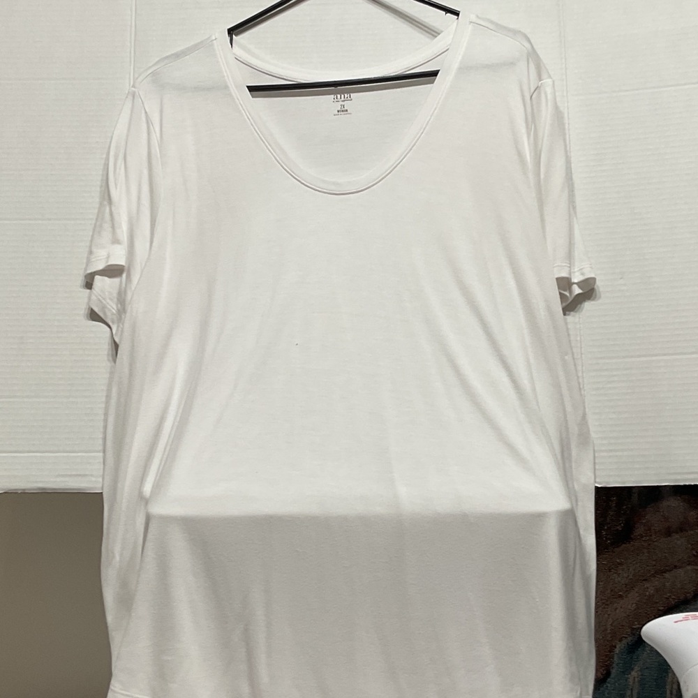 a.n.a White Short Sleeve Tee